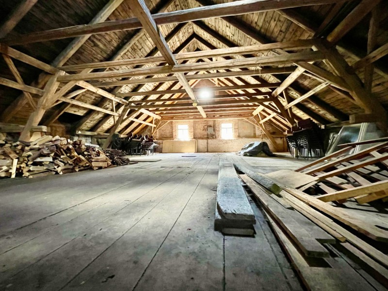 Nebengebäude Dachboden Ausbaureserve