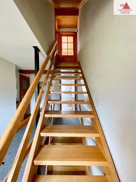 Treppenaufgang zum Dachgeschoss